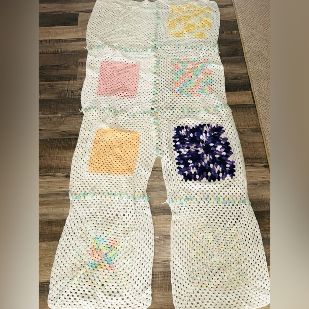 Vintage Crochet Afghan Panel Granny Square Blanket Project Upcycle Craft Project - Picture 2 of 13